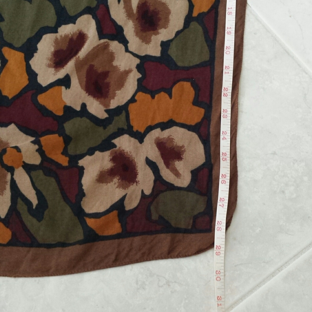 Beautiful Scarf - Picture 3 of 6